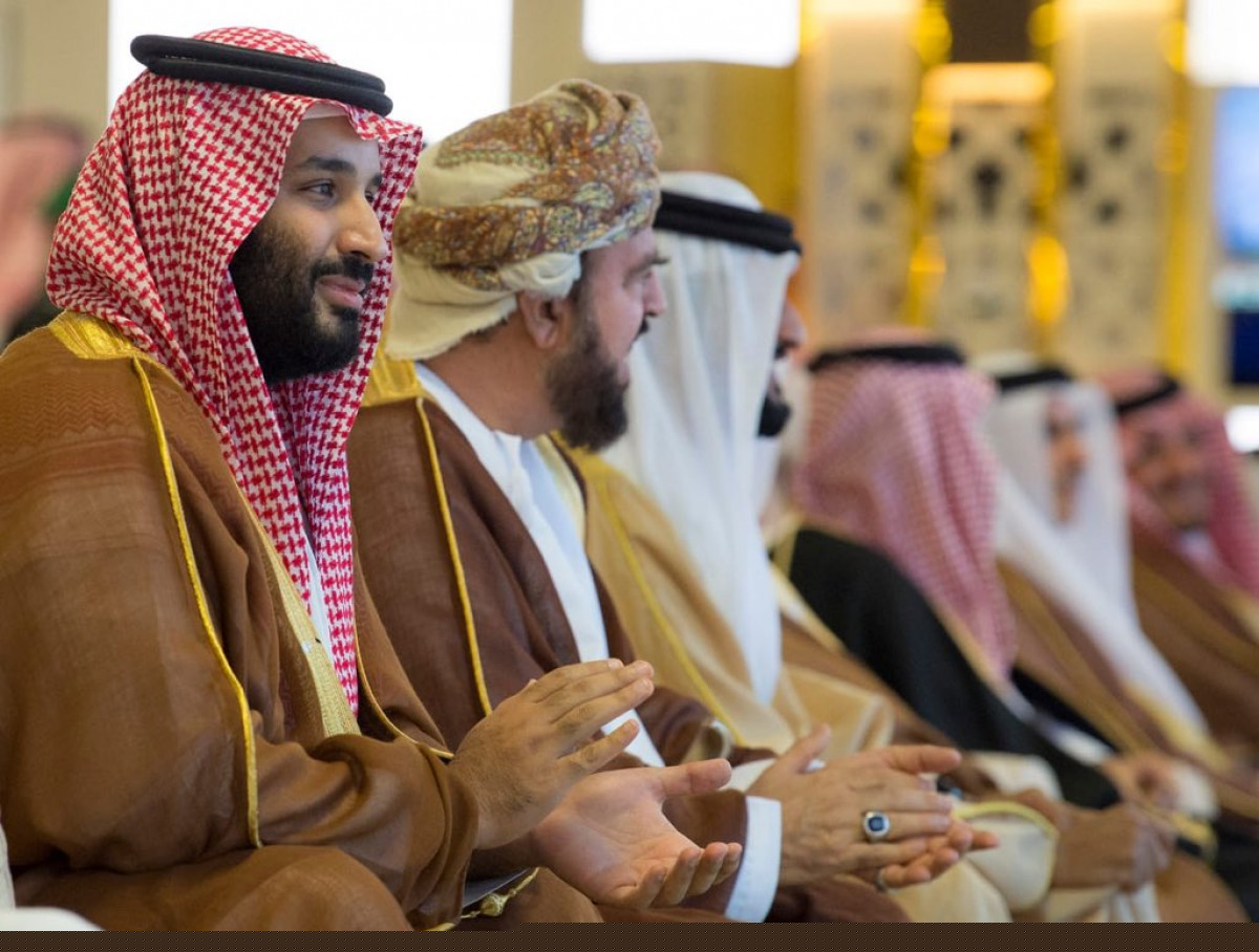 ولي العهد يرعى سباق الهجن